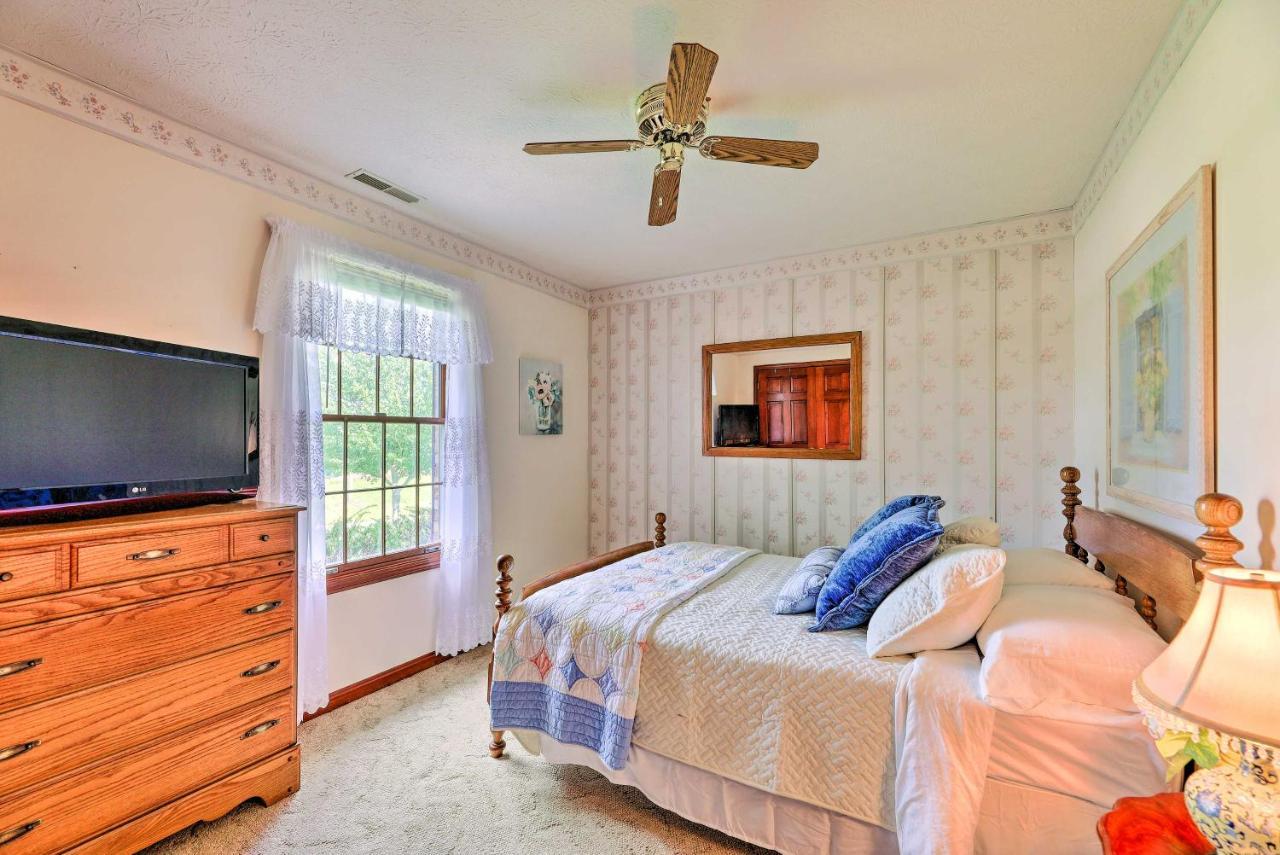 Charming Williamstown Retreat With Private Yard Villa Bagian luar foto