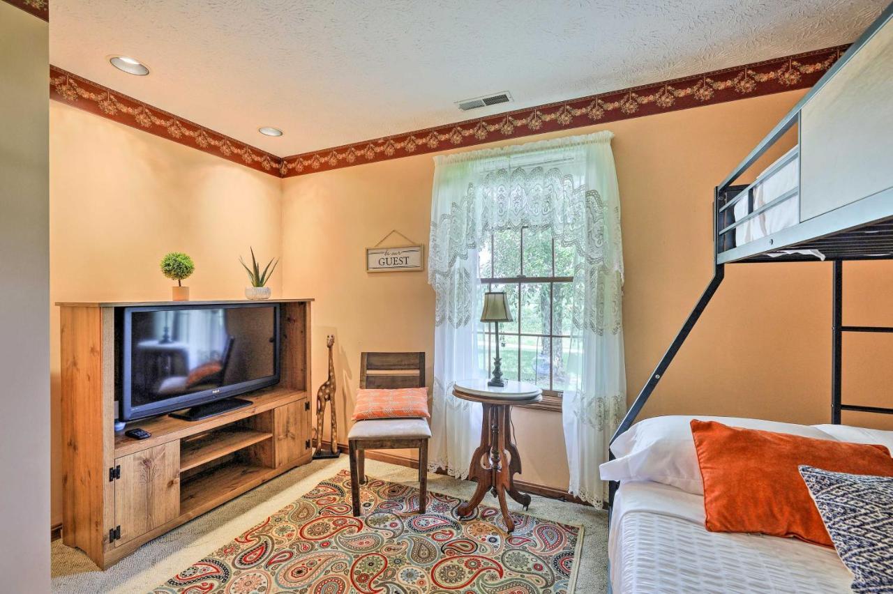 Charming Williamstown Retreat With Private Yard Villa Bagian luar foto
