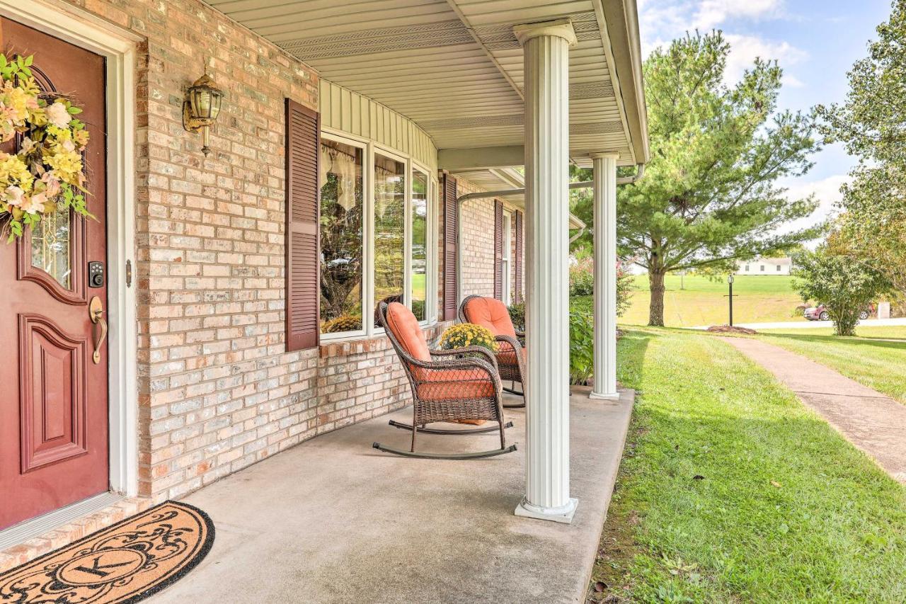 Charming Williamstown Retreat With Private Yard Villa Bagian luar foto